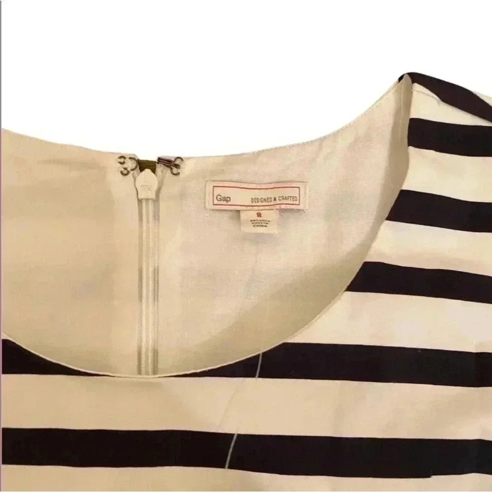 GAP Sateen Fit and Flare size 8 Black and white striped dress New With Tags - Picture 2 of 7